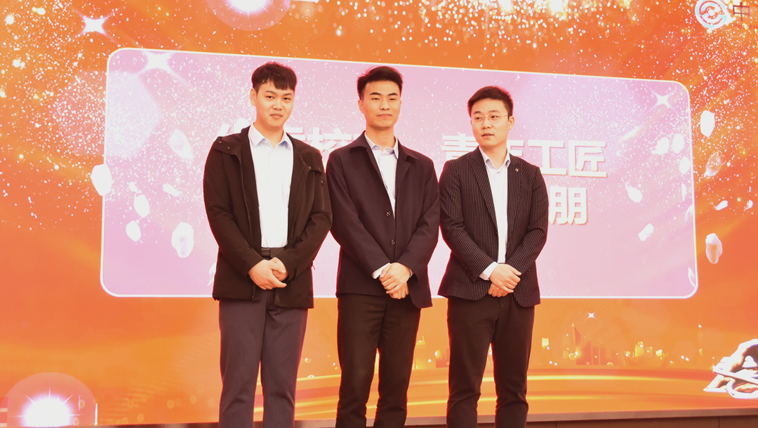 中觀自動化項目經(jīng)理龔玉、應(yīng)用部門經(jīng)理李飛、高級銷售經(jīng)理周朋作為“優(yōu)秀校友、青年工匠”代表，分享了各自的成長歷程